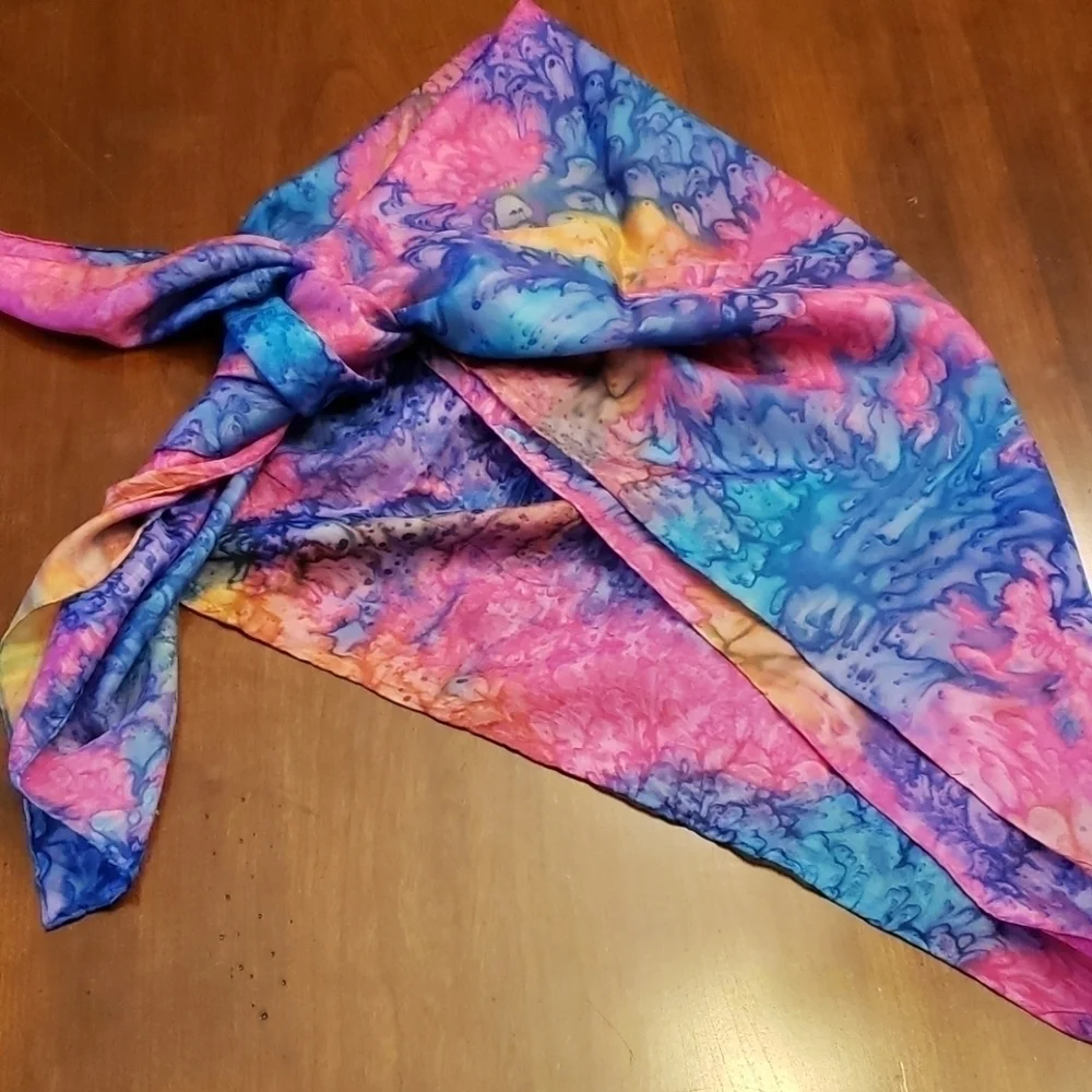 Vintage Hand Rolled Silk Scarf Tie Dye/Batik 35x33 Beautiful Gift